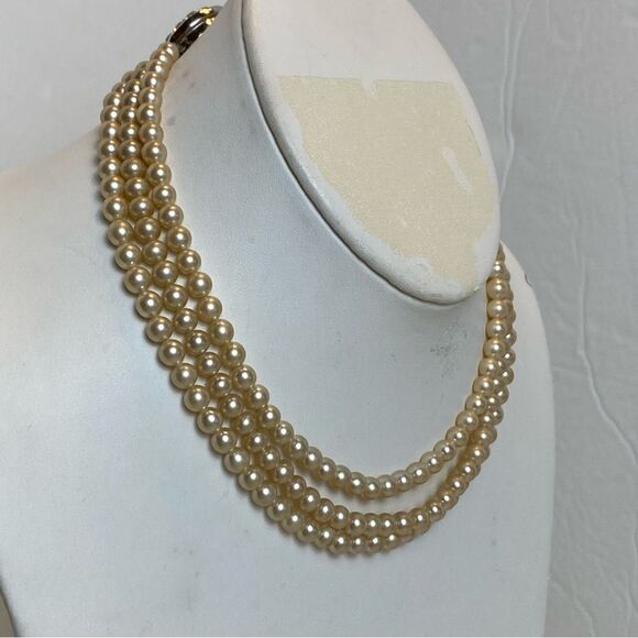 Sarah Coventry Vintage 3 Strand Faux Pearl Necklace - Picture 2 of 9